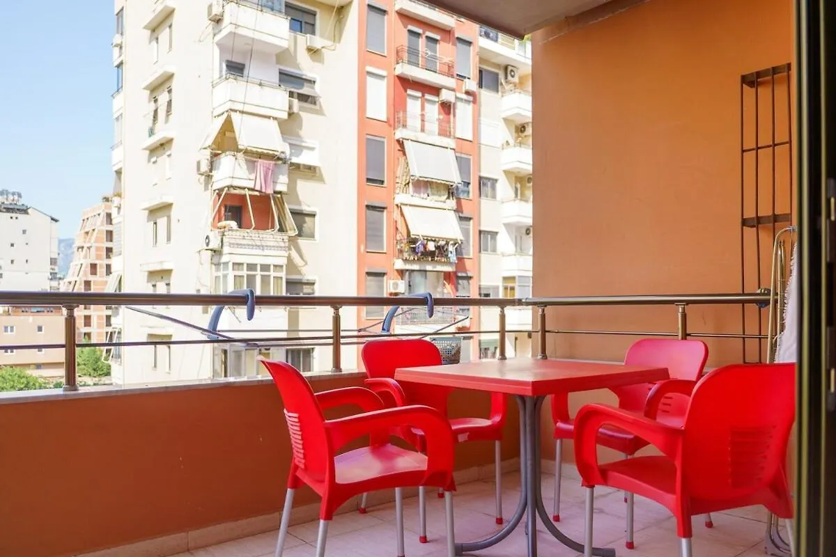 Cozy Flat At Komuna E Parisit Tirana Appartamento